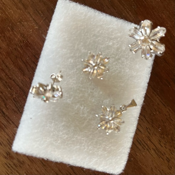 Exquisite set! Sterling Silver 925; ring, earrings and pendant, flower design - Picture 3 of 6